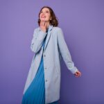 Štýlovanie koktejlových šiat – ako vyniknúť v dave